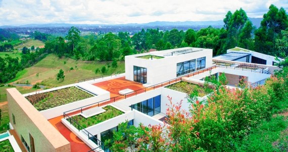 En Antioquia está la primera casa de Latinoamérica responsable con el medio  ambiente
